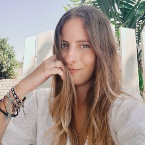 Meet your Posher, Aida